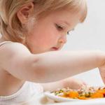 Çocuk yemek yemiyor: yemeyi reddetme nedenleri!