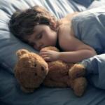 Çocuklar kaç yaşına kadar gündüzleri uyumalı?