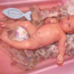 Kutsal törene başlayalım: Yeni doğmuş bir bebeğin ilk banyosu